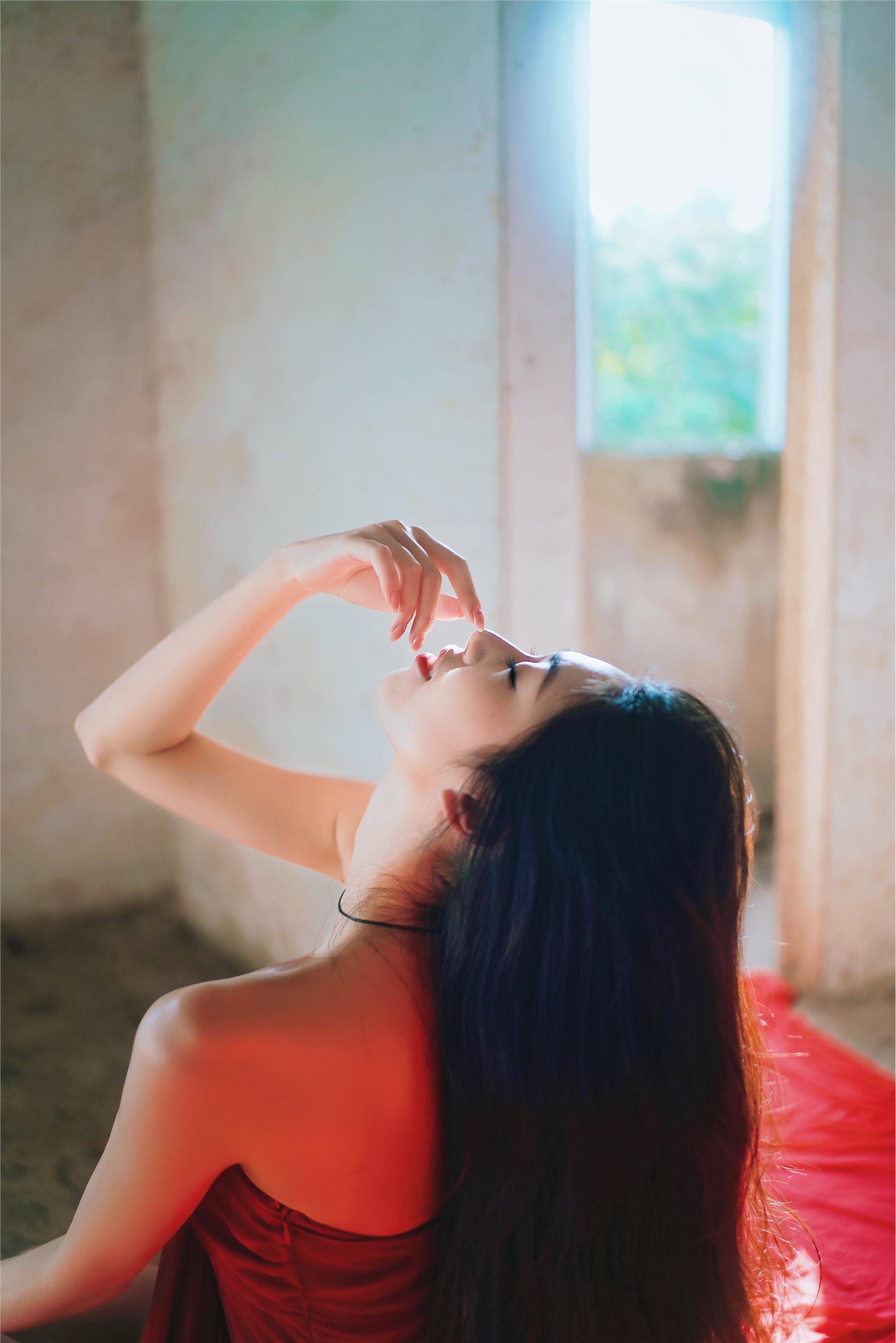 YITUYU艺图语 2025.01.15 魅力火玫瑰，少女璀璨之光 Liya